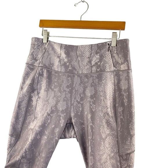 Calia by Carrie Underwood snake print Medium Plum/Gray Workout 24" Inseam 11" Ri - Picture 3 of 13